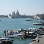 San Simeon 아파트
