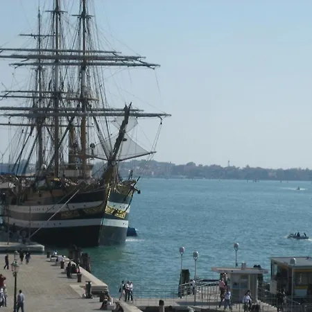 アパート サン シメオン *